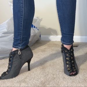 Laced up black and grey opened toed boot